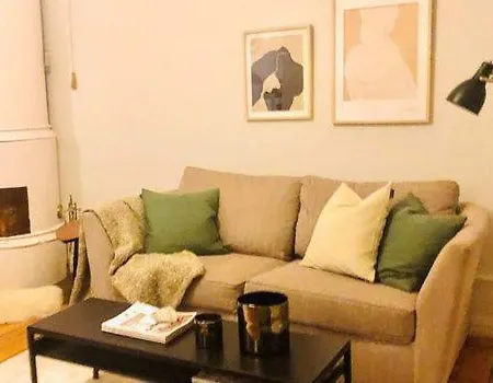Brass Cloak Hotel Къща за гости *